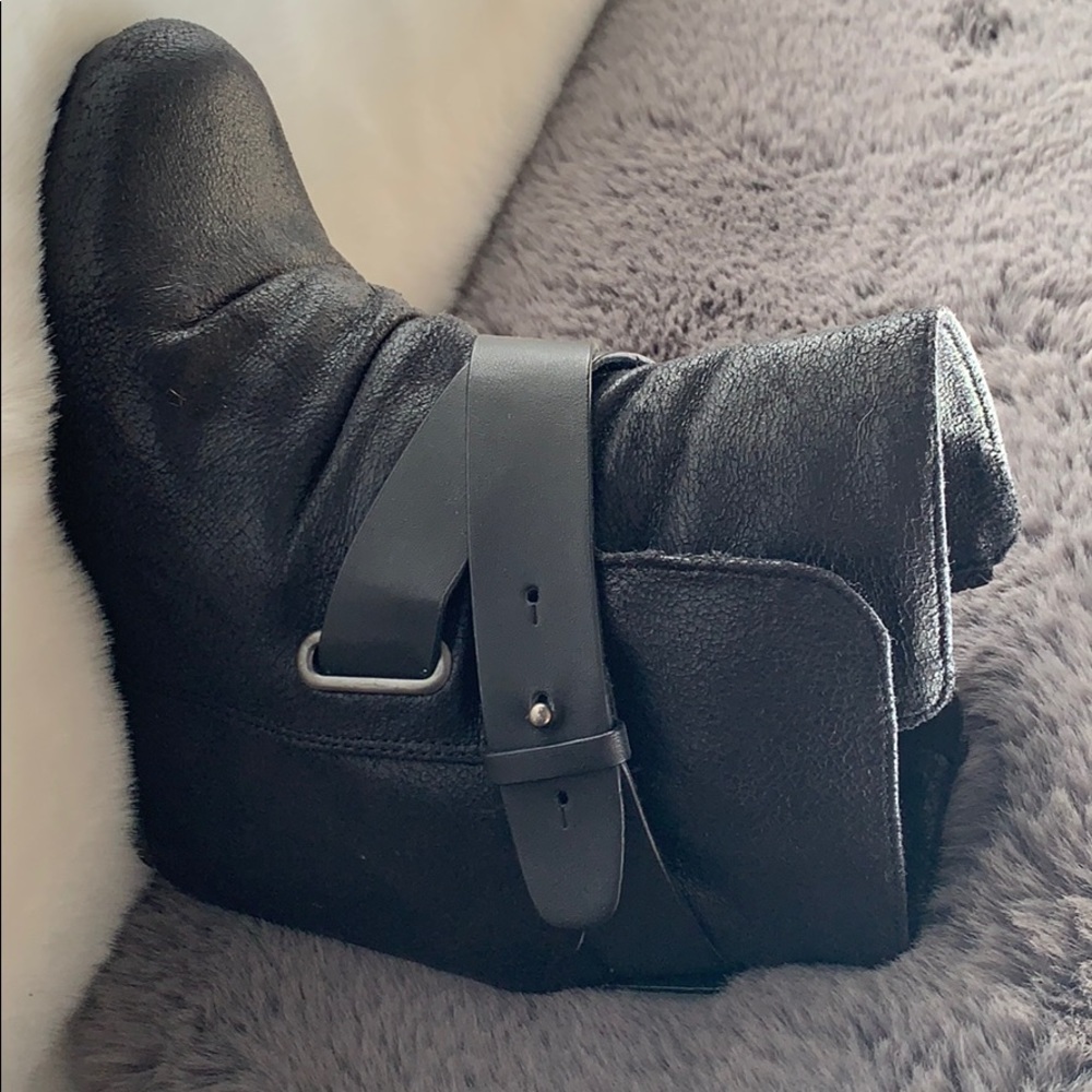 Black Wedge booties 37